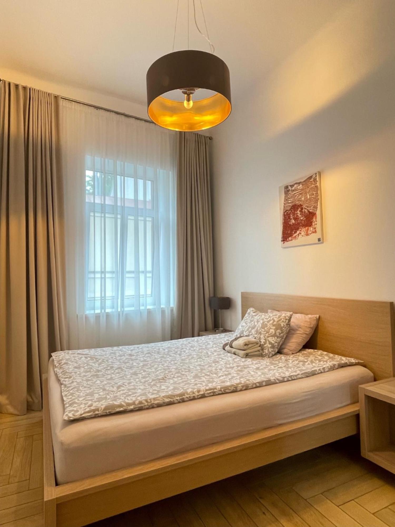 Picturesque Old Town Apartment With Charming Balcony Kaunas Exterior photo