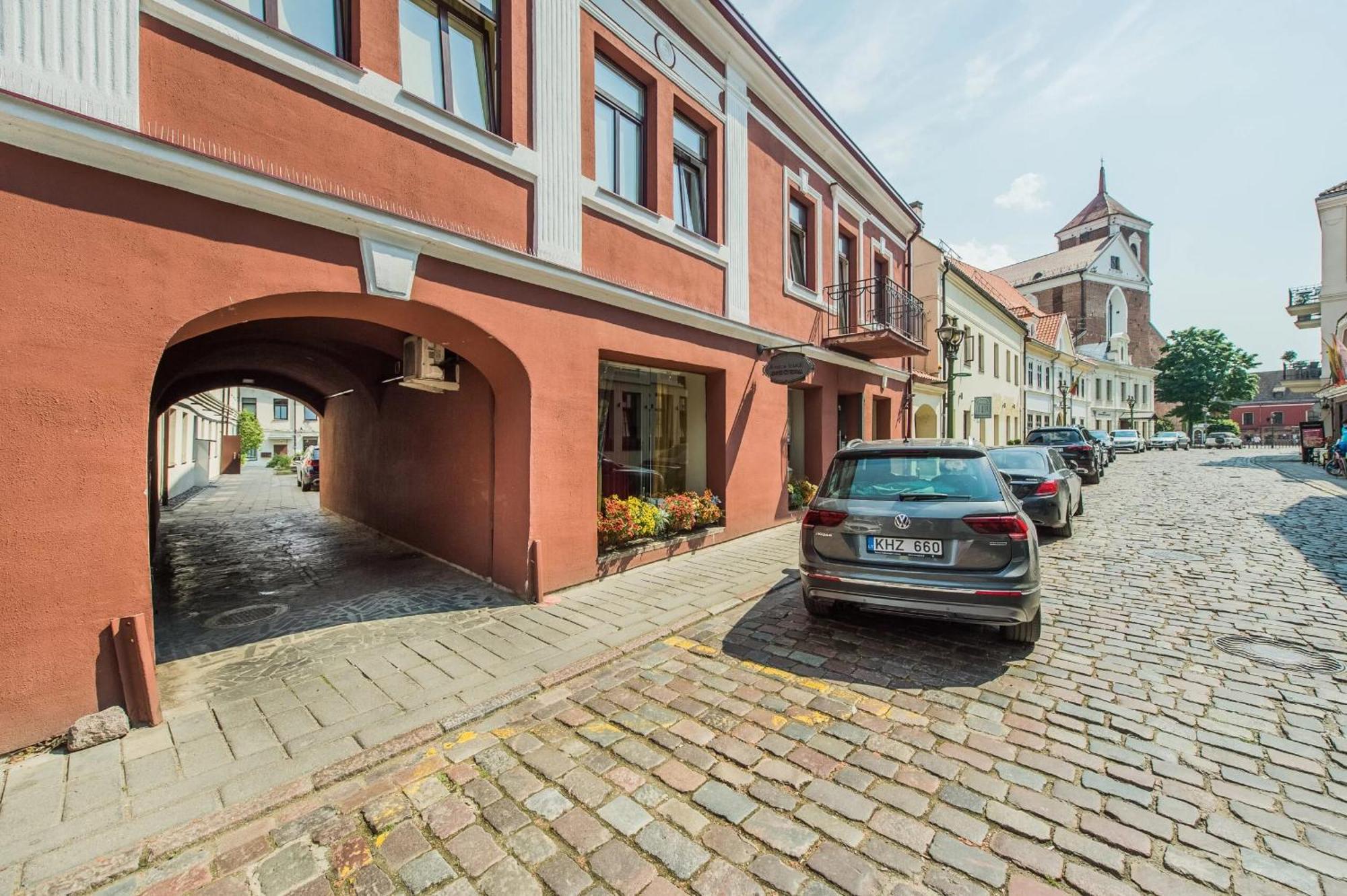 Picturesque Old Town Apartment With Charming Balcony Kaunas Exterior photo
